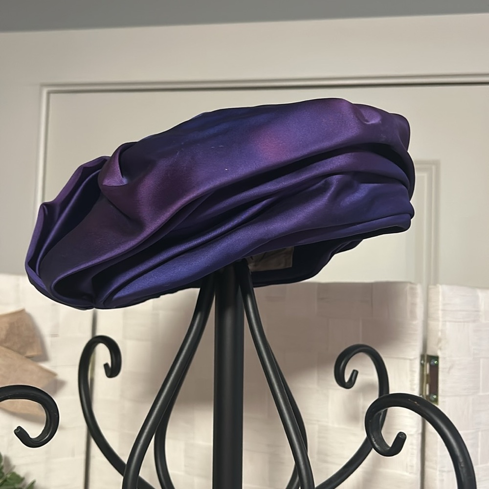 Vintage "Reggi of Wilshire" Purple Satin Turban